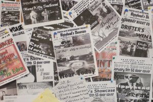 This image has an empty alt attribute; its file name is startingate.jpg